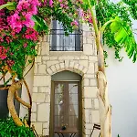 Hotel Moyo Luxury & 3*