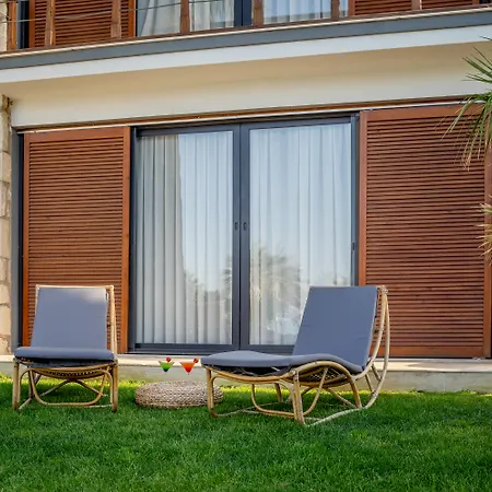 Moyo Luxury & 3*