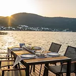 Hotel Moyo Luxury & 3*