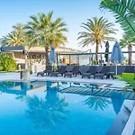 Moyo Luxury & Hotel 3*