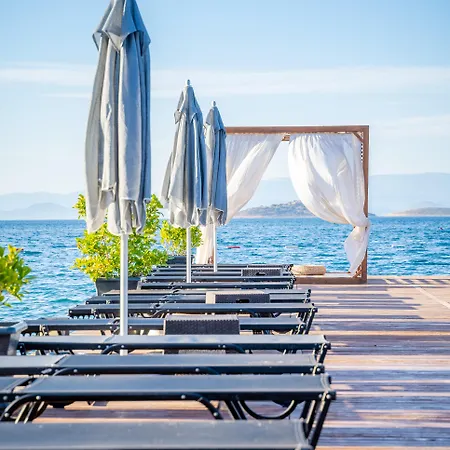 Otel Moyo Luxury & 3*