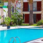 Moyo Luxury &