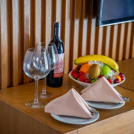 Moyo Luxury & Hotel 3*