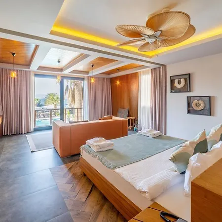 Moyo Luxury & Hotel 3*