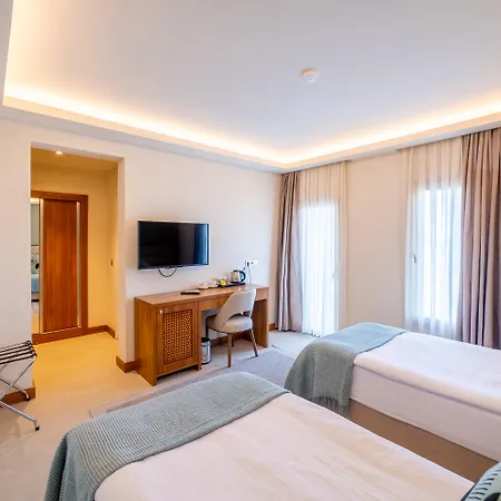 Hotel Moyo Luxury &
