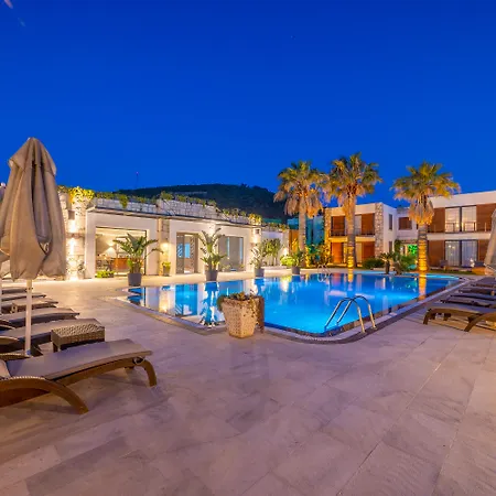 Moyo Luxury &