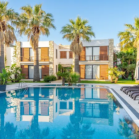 Moyo Luxury & 3* בודרום