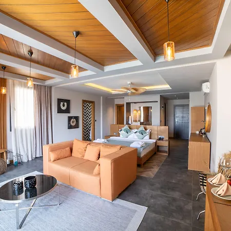 Szálloda Moyo Luxury & 3*