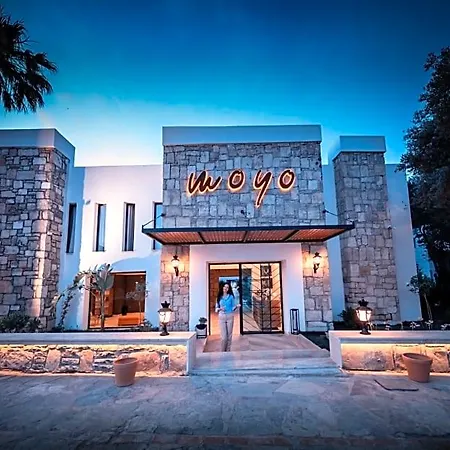 מלון Moyo Luxury & 3*