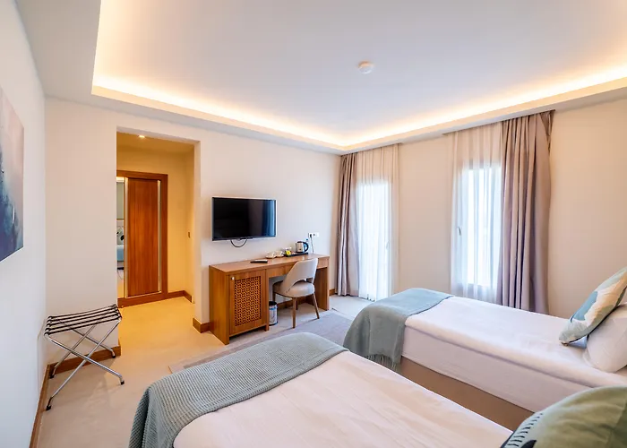 Hotel Moyo Luxury &