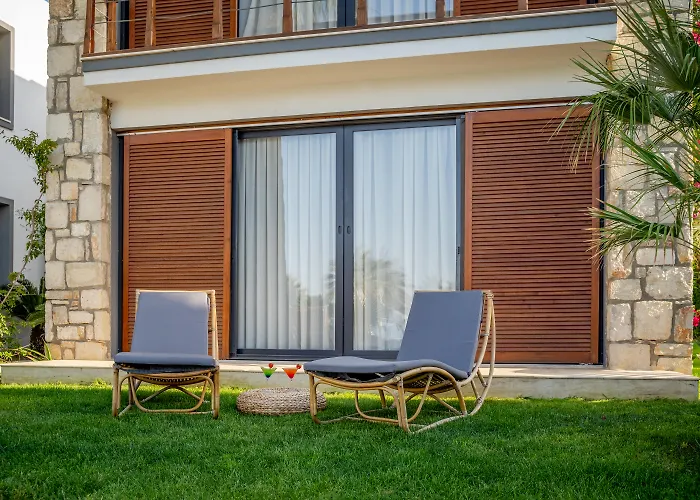 Moyo Luxury & 3*