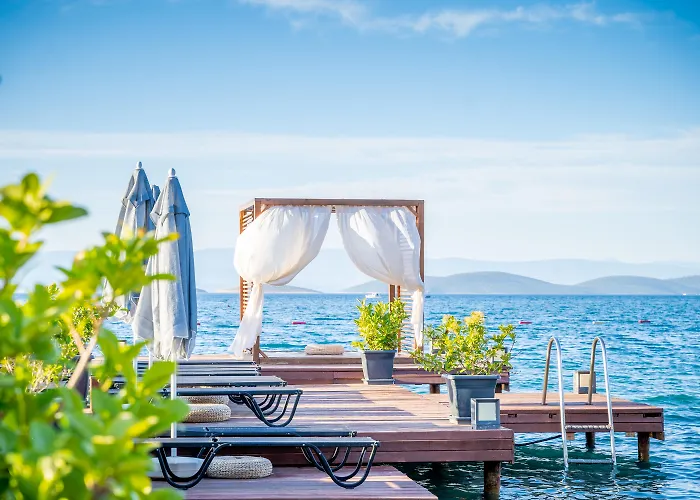 Moyo Luxury & 3*
