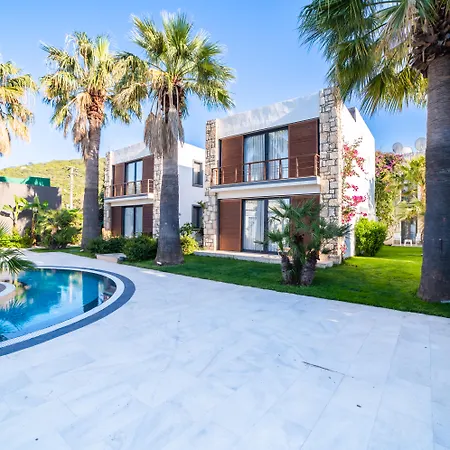 מלון Moyo Luxury & 3*