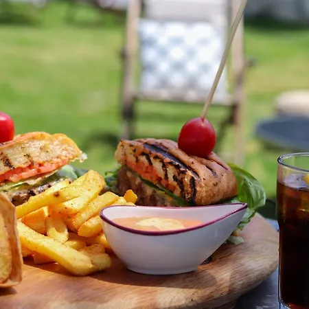 Moyo Luxury & בודרום