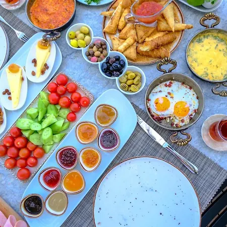 מלון Moyo Luxury & 3*