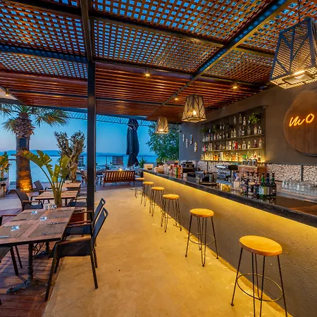 מלון Moyo Luxury & 3*