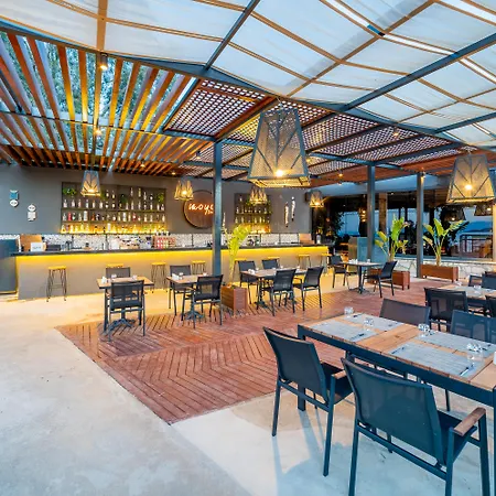 Moyo Luxury & 3* בודרום