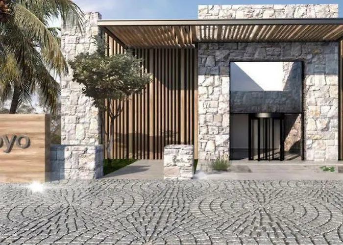 Hotel Moyo Luxury & 3*